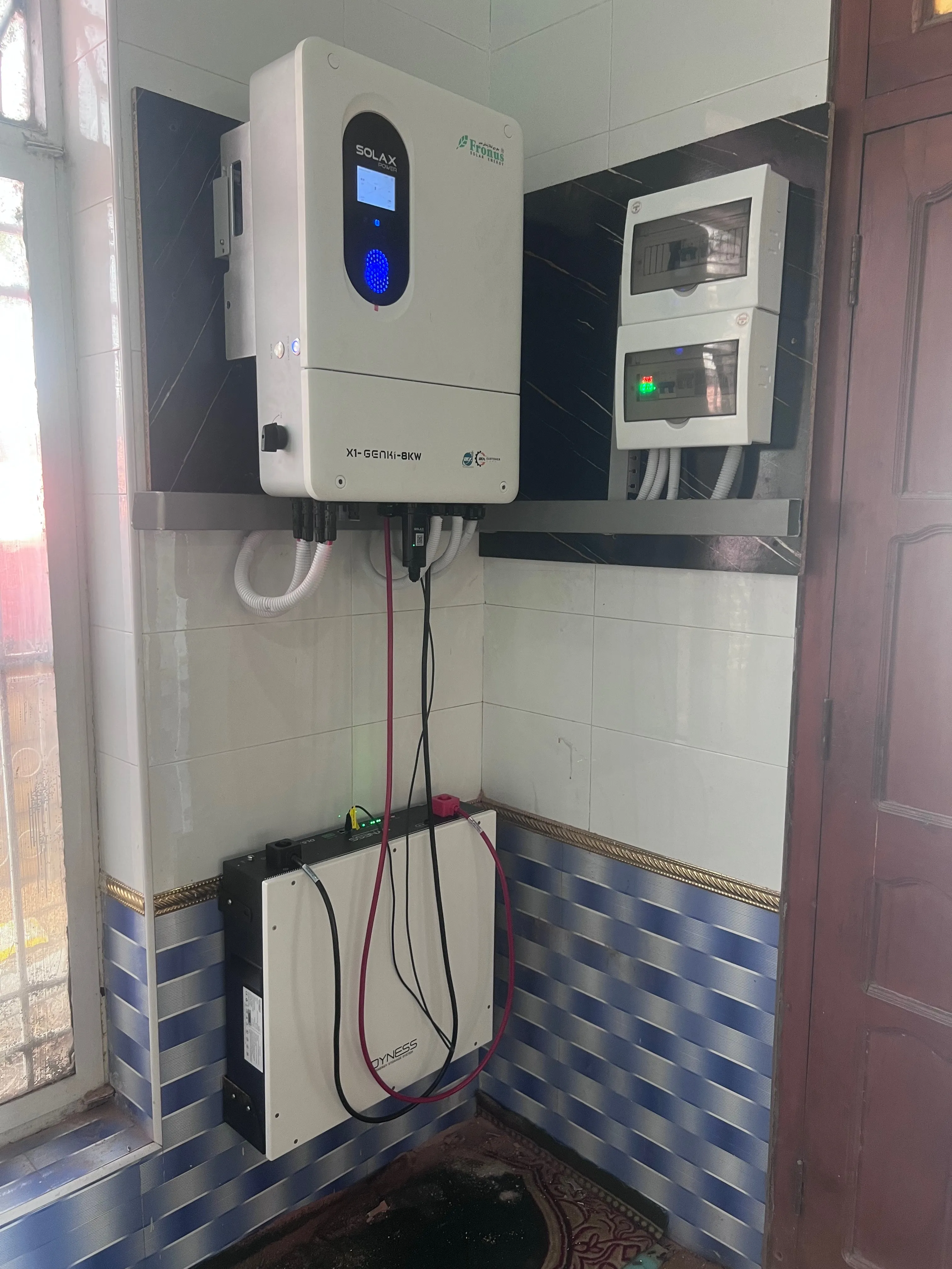 SOLAX 8KW HYBRID IP66 WITH LITHIUM BATTERY DYNESS